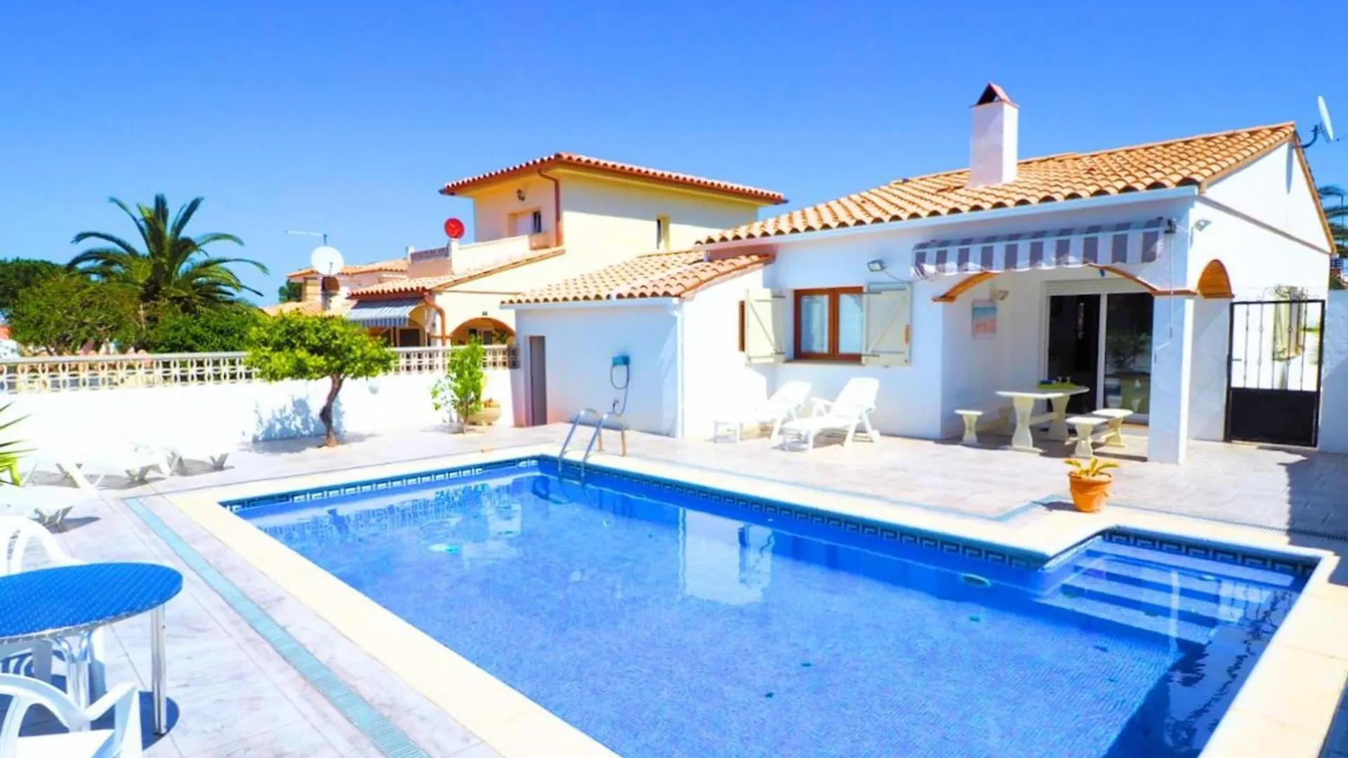 Villa Con Piscina Privada, Aire Acondicionado Y Wifi Cerca De Playa - 3 Habitaciones, 2 Banos - Es-325-15 トレリャ・デ・モングリ