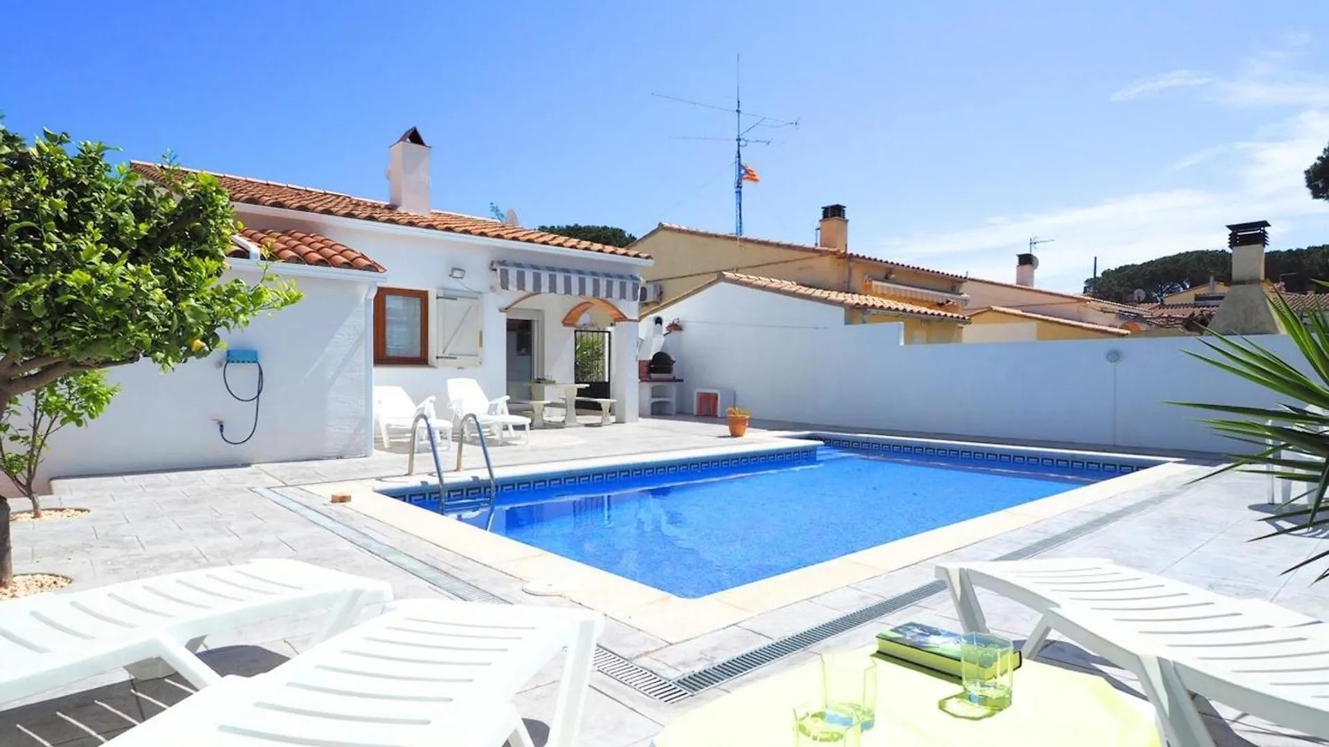 Villa Con Piscina Privada, Aire Acondicionado Y Wifi Cerca De Playa - 3 Habitaciones, 2 Banos - Es-325-15 トレリャ・デ・モングリ 別荘