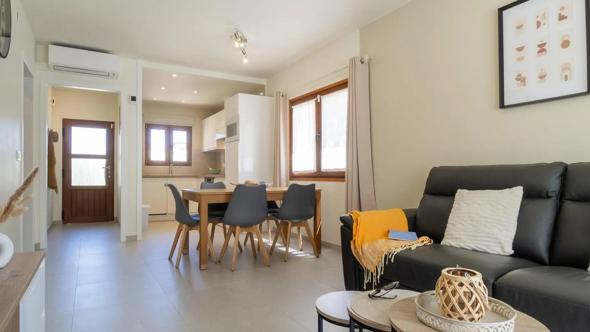 Villa Con Piscina Privada, Aire Acondicionado Y Wifi Cerca De Playa - 3 Habitaciones, 2 Banos - Es-325-15 トレリャ・デ・モングリ